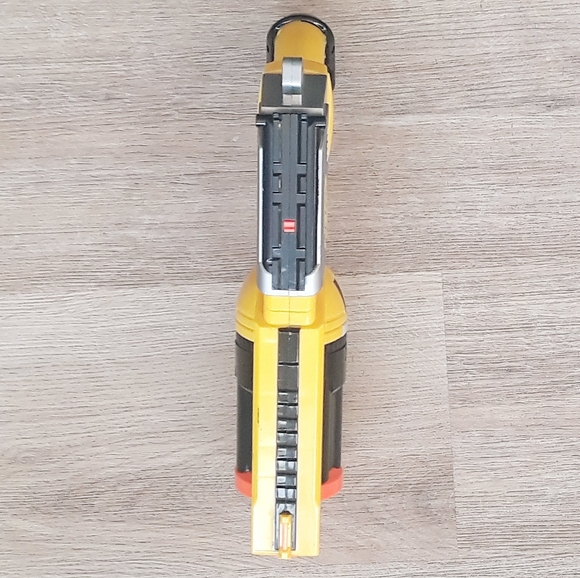 NERF N Strike Maverick Rev-6 Blaster - Yellow - Picture 8 of 12